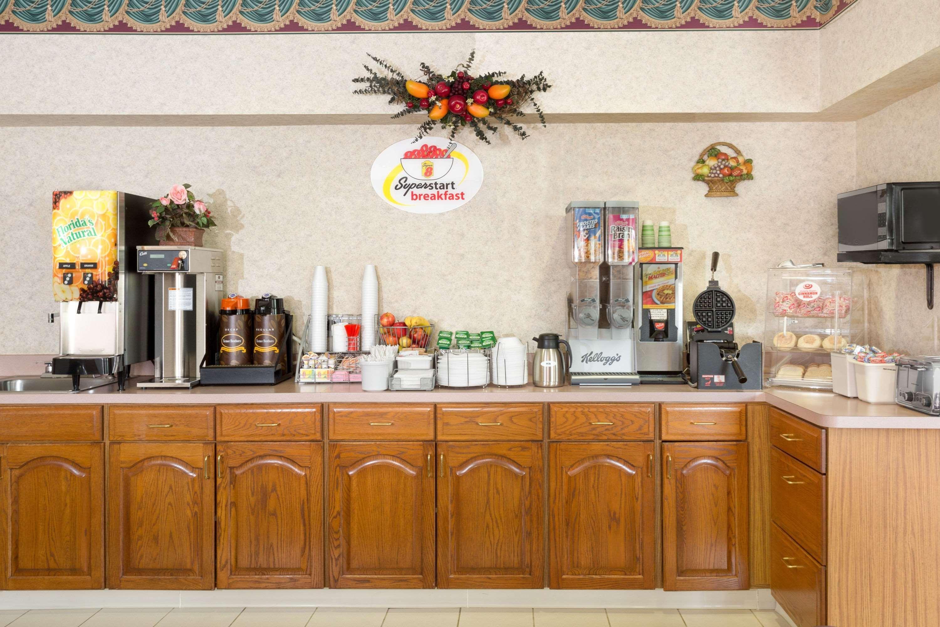 Super 8 By Wyndham Athens Ξενοδοχείο Εξωτερικό φωτογραφία